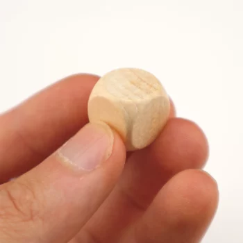 Dé en bois personnalisé - 1,6cm